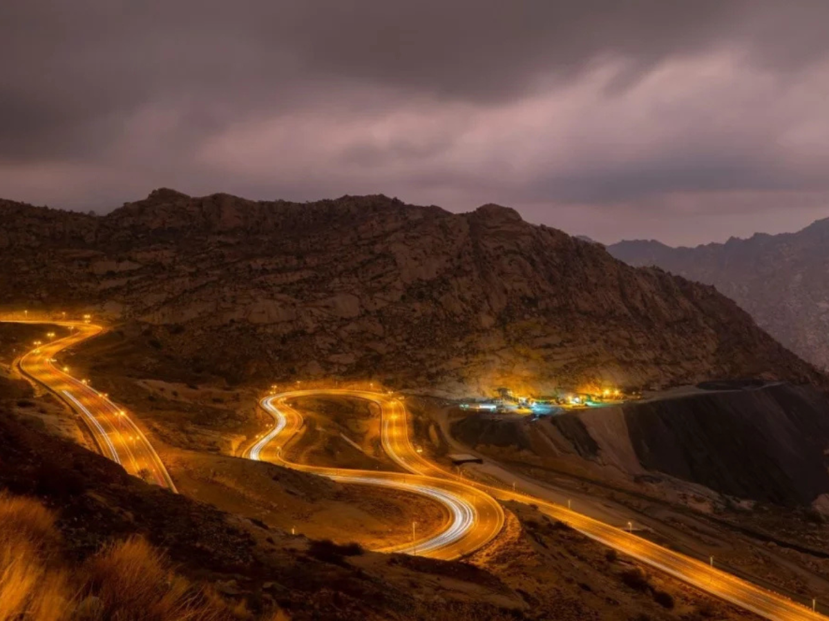 Jeddah - Transfer to Taif - Taif City Tour - Return to Jeddah for overnight